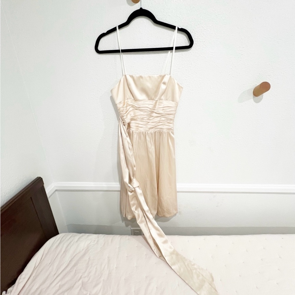 🌿💗🌲🛍️ BCBG Maxazria satin bubble hemmed strapless dress with tie
